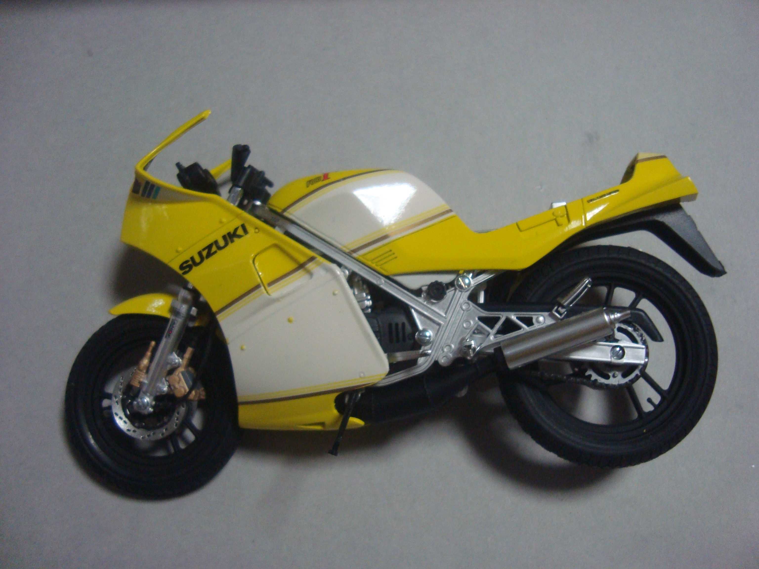 アオシマ 1/12 SUZUKI RG250Γ（ガンマ） Ⅱ型 HB（ハーベーカラー