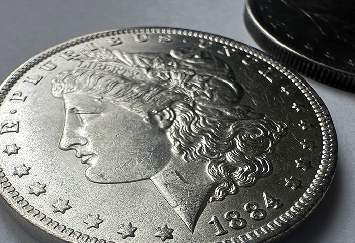 アメリカの1ドル銀貨「モルガンダラー銀貨」の本物と偽物の見分け方を