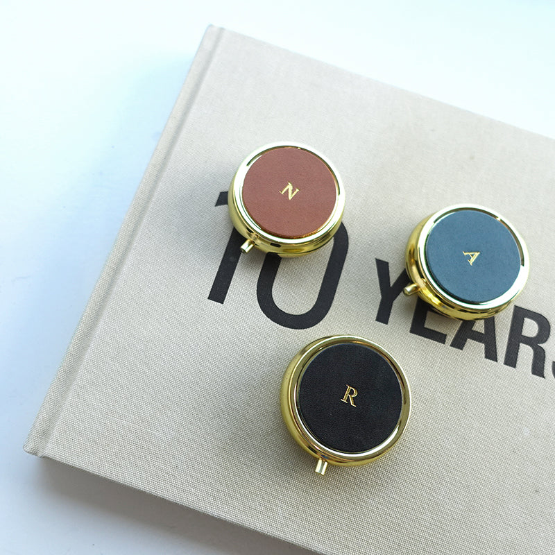 ピルケース ジュエリーケース パーソナル 名入れ刻印(ラウンド) – recomma