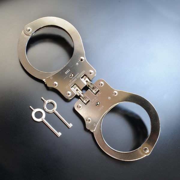 ピアレス 手錠 ダブルロック機構 ヒンジタイプ | ミリタリーショップ