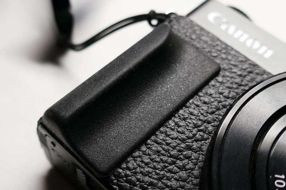 価格.com - 『革張りとカメラグリップです』CANON PowerShot G9 X Mark