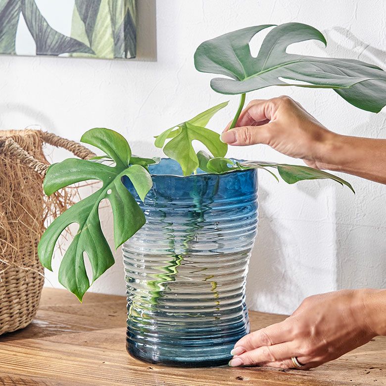 フラワーベース ガラス ブルー グラデーション ウェーブデザイン 横縞