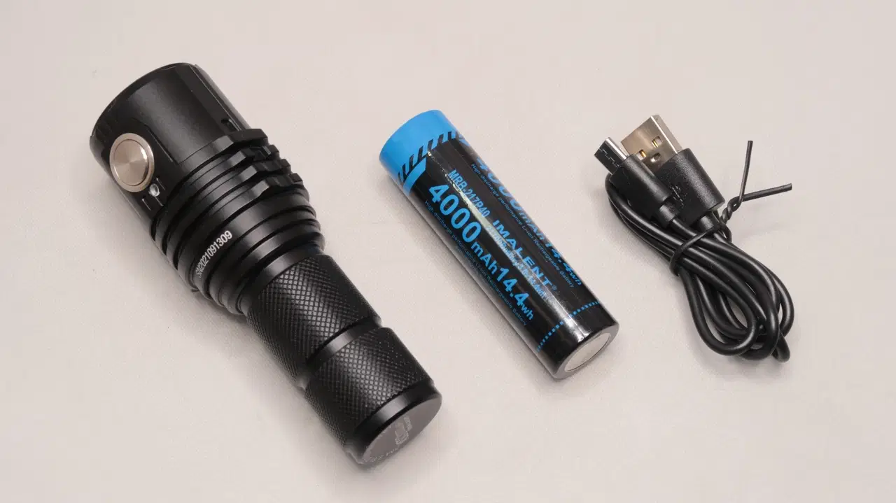 IMALENT MS03 / 3x CREE XHP70.2 : 21700 – 13,000lm Flashlight
