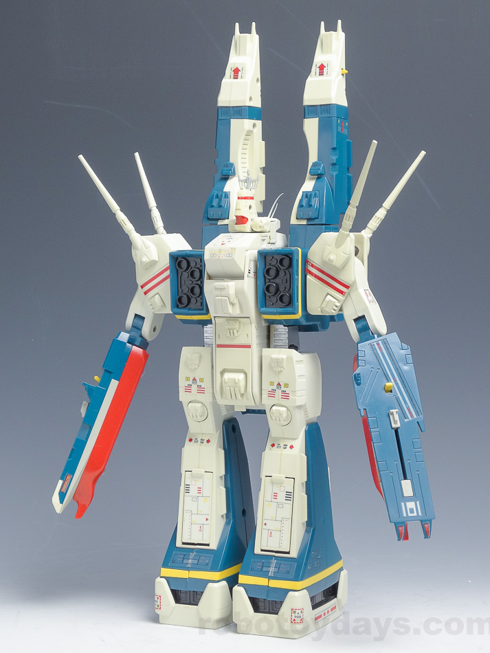 マクロス強攻型 SDF-1 タカトクトイス レビュー | RoboToyDays