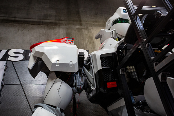 ついに待望の機動警察パトレイバー「実物大イングラム」に搭乗して操縦