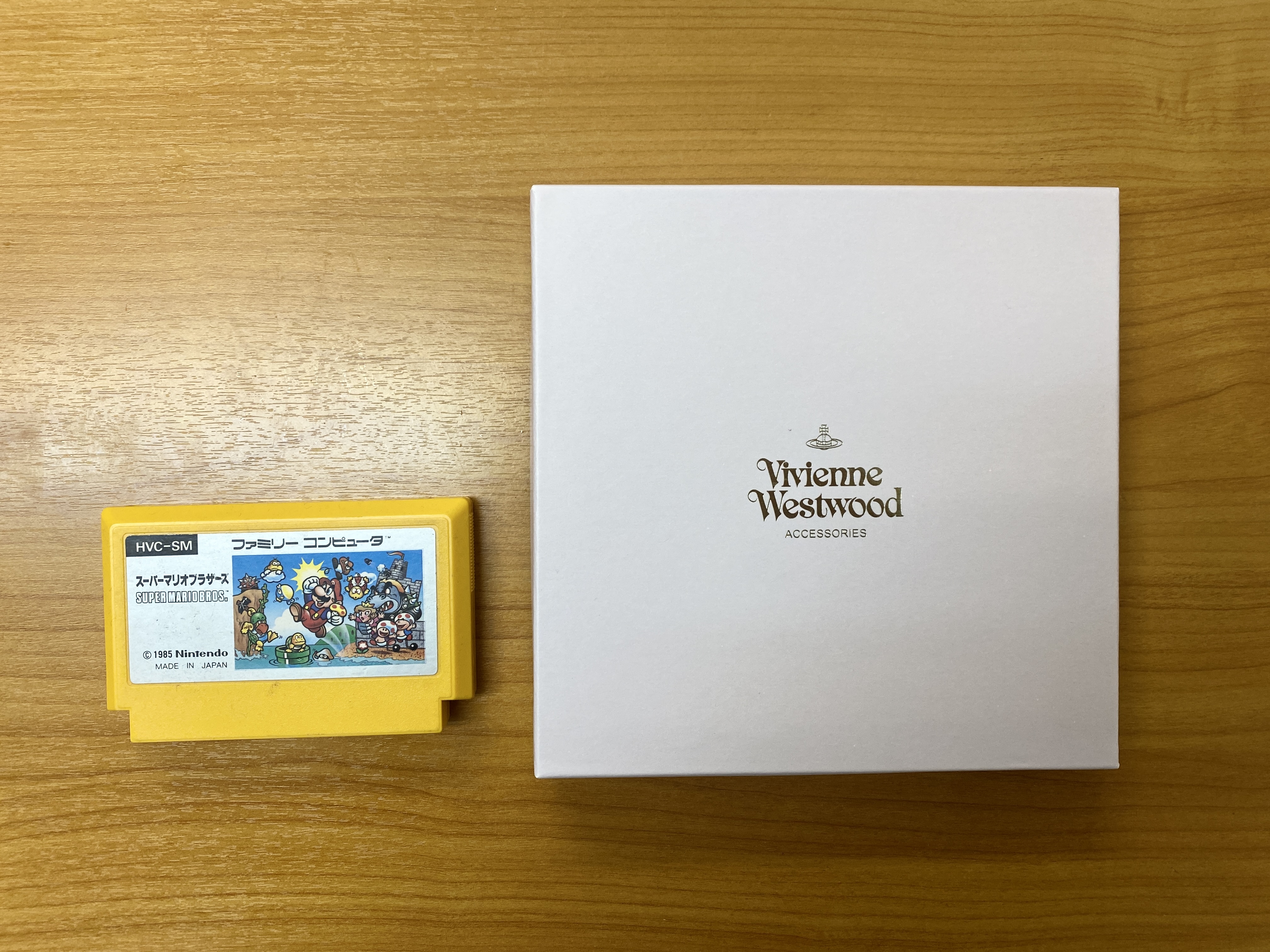 福袋2023】かつて盛大に事故った『ヴィヴィアンウエストウッド福袋』の