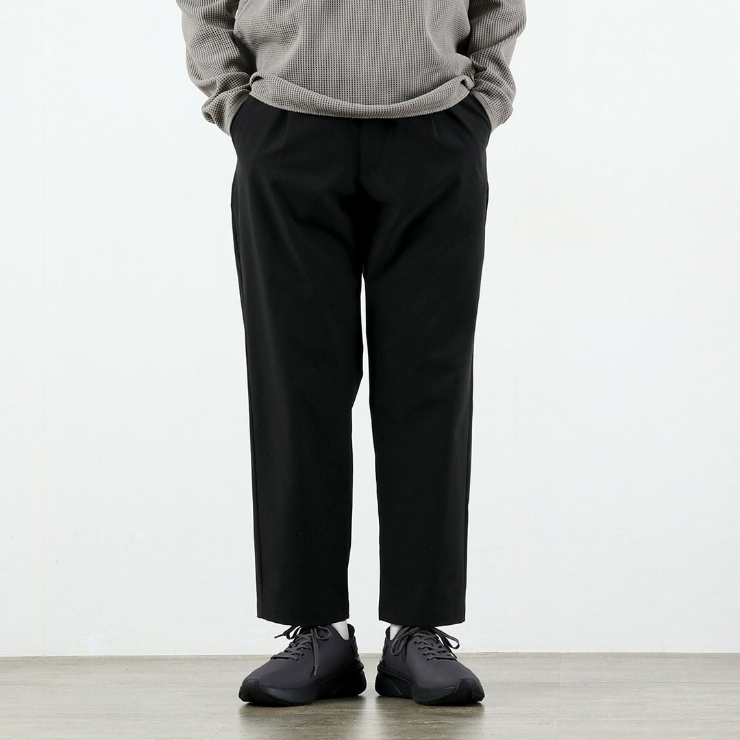 GOLDWIN（ゴールドウィン） ワンタック テーパード ライトパンツ ソロ