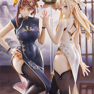 スリットから覗く太ももにくぎ付け！「ライザ＆クラウディア」の