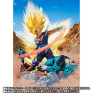 激しい戦闘シーンを再現！「ドラゴンボール」スーパーサイヤ人2の孫悟