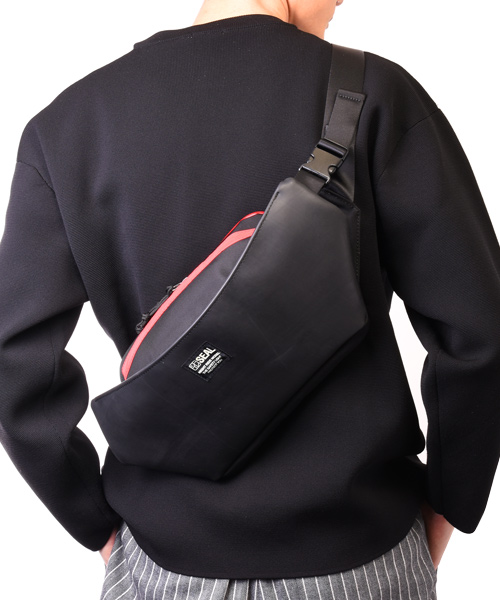 gallery_02_l.jpg?auto=format