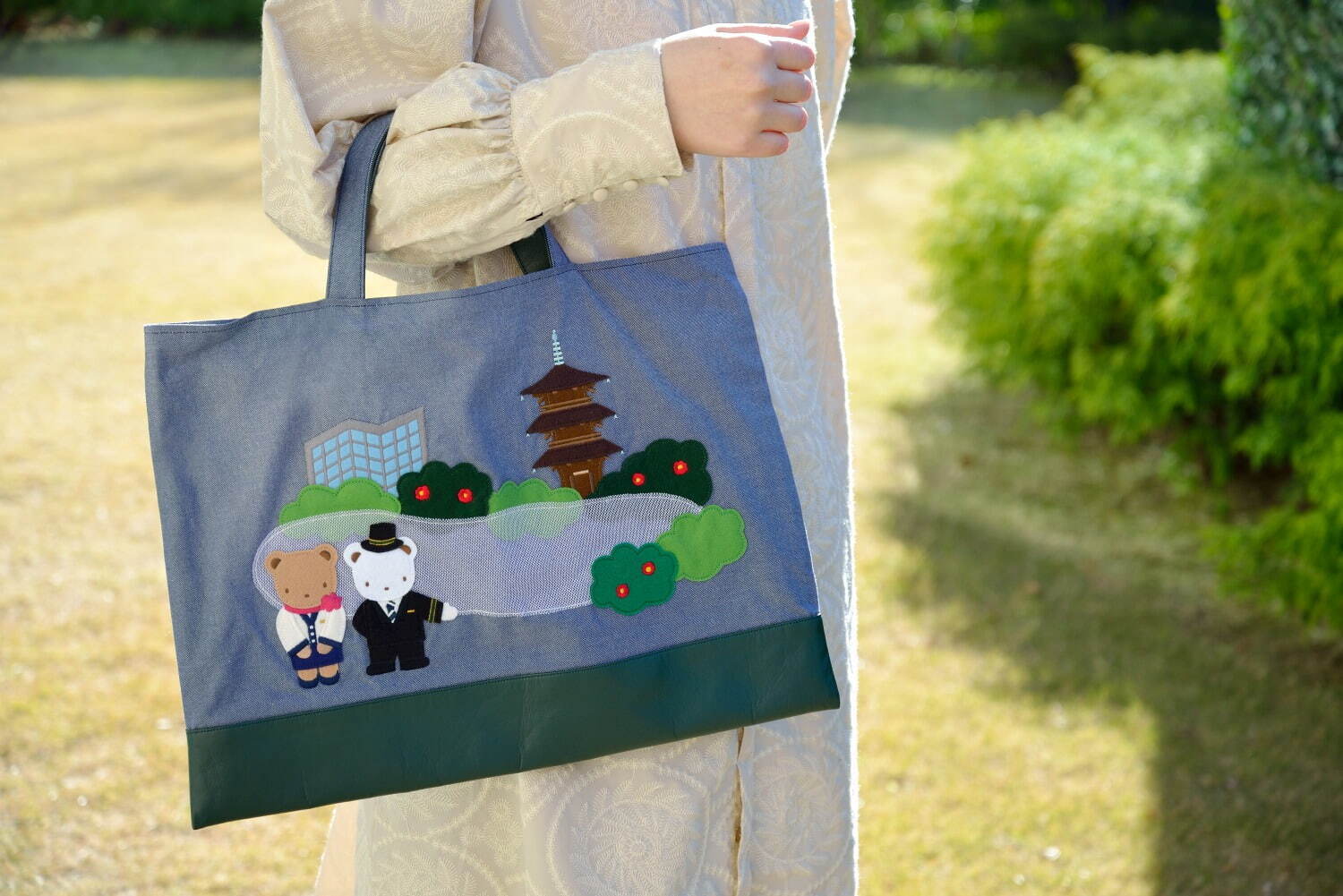 2025年入園・入学準備】 ファミリアがホテル椿山荘東京とのデニム