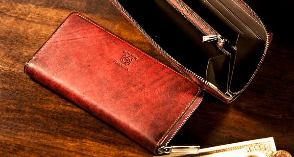 アンティーク感と洗練された風合いが魅力！「ベテルギウス」人気財布と