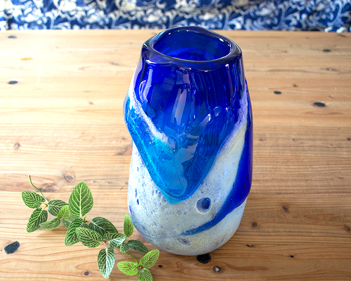 和雑貨 四季彩堂 オンラインショップ / 琉球ガラス 白泡二色巻筒花器