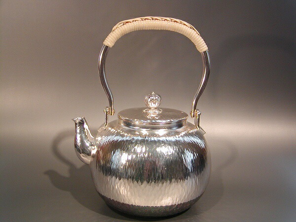 楽天市場】銀瓶 丸型槌目打 5寸 日本製 工芸品 鉄瓶 銀 純銀製 銀製 お