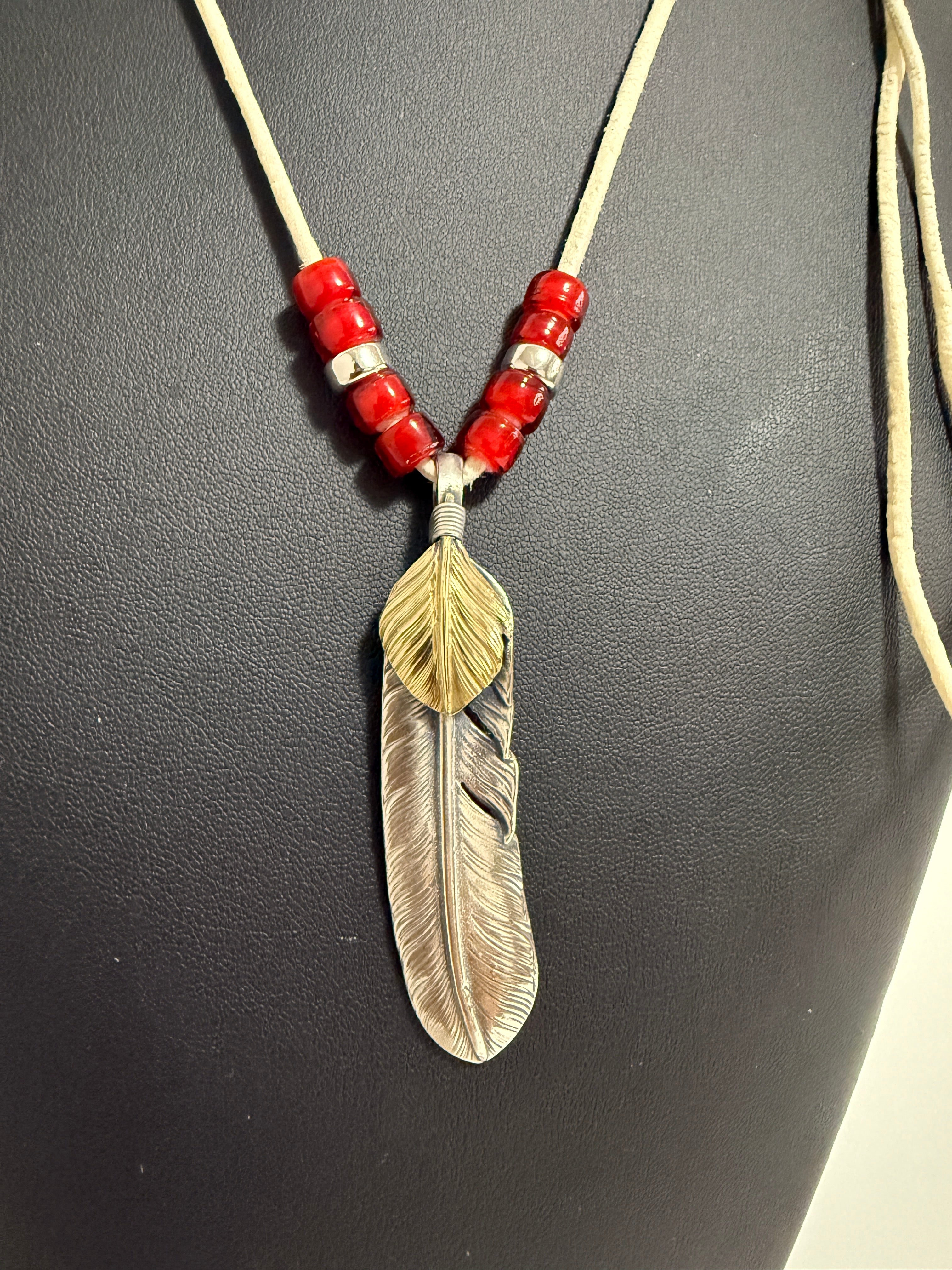 ゴローズ 上金特大フェザー左＋ビーズ鹿革紐セットアップ