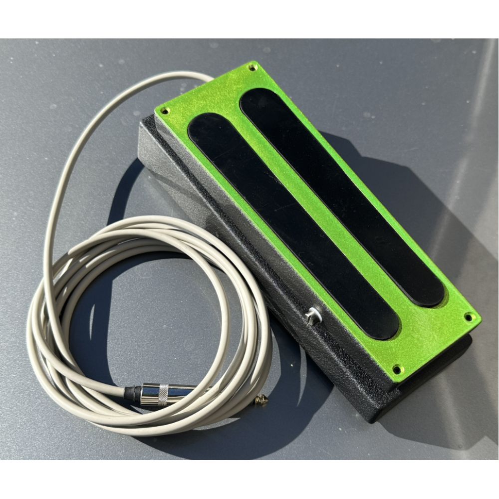 Shin-ei Vibe-2 chorus/vibrato effects pedal