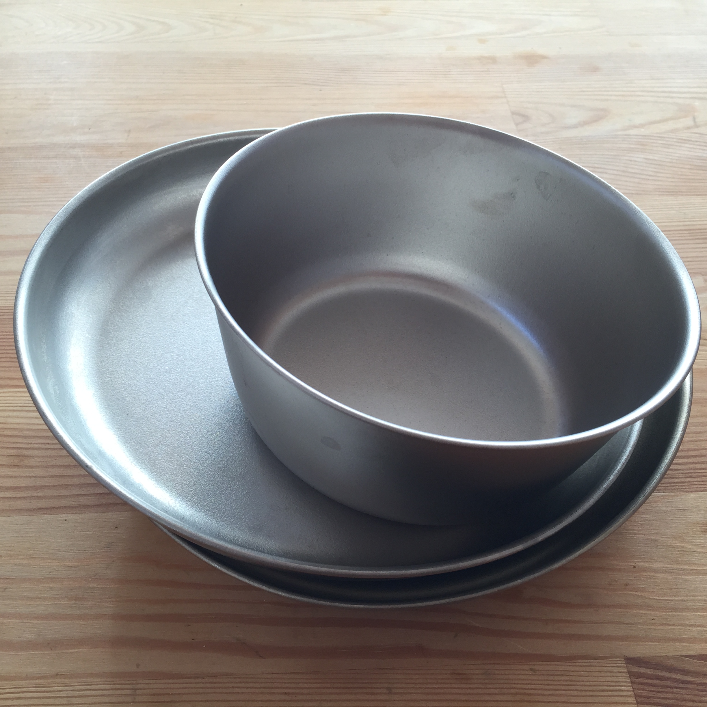 地上最強の食器｜スノーピークのトレックチタンプレートが廃盤