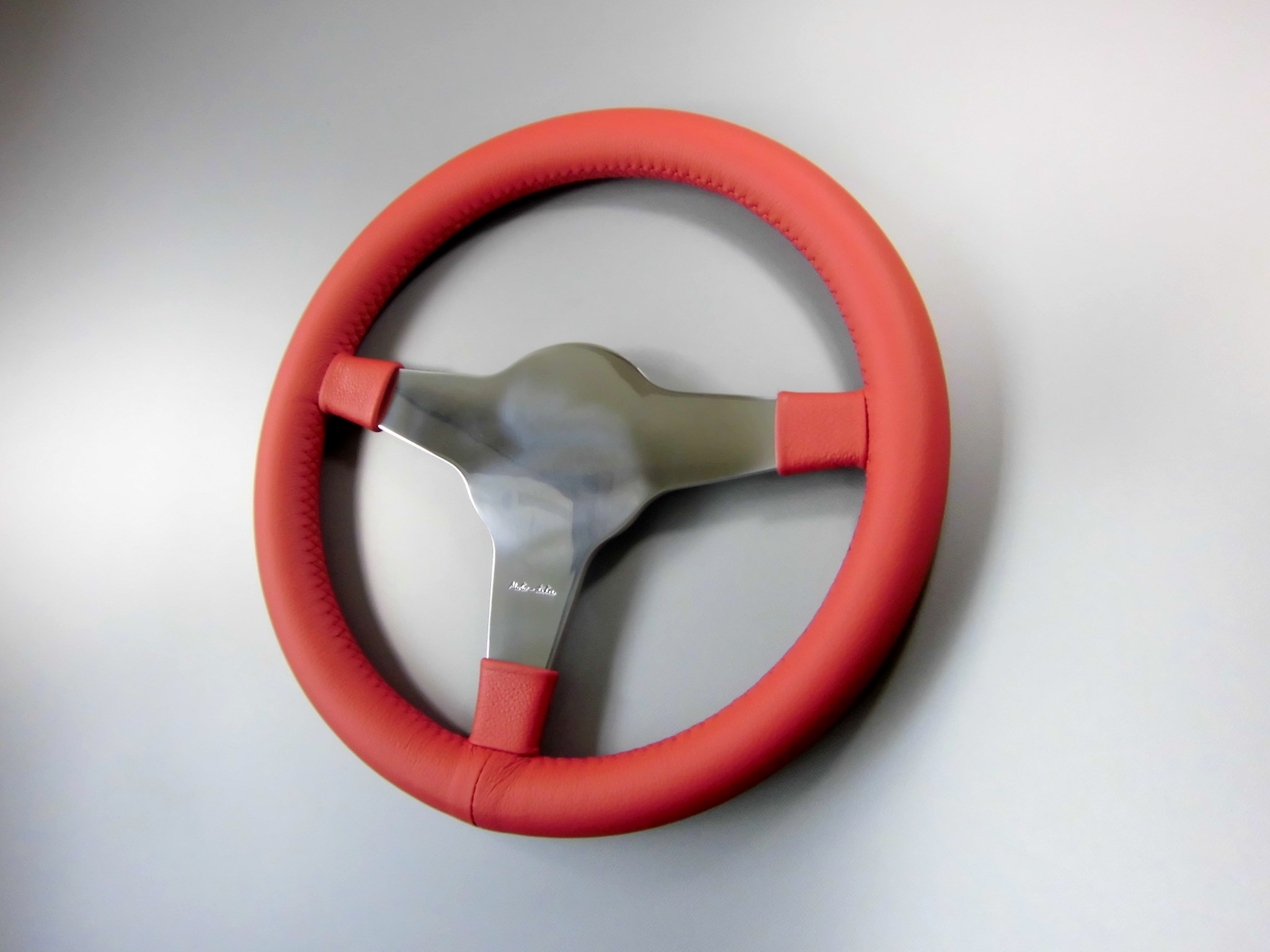 モトリタ RC ステアリング 12″（レッドレザー/ポリッシュスポーク