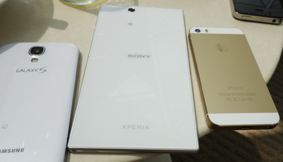 日本でも登場予定：海外版XPERIA Z Ultraレビュー。 - すまほん!!