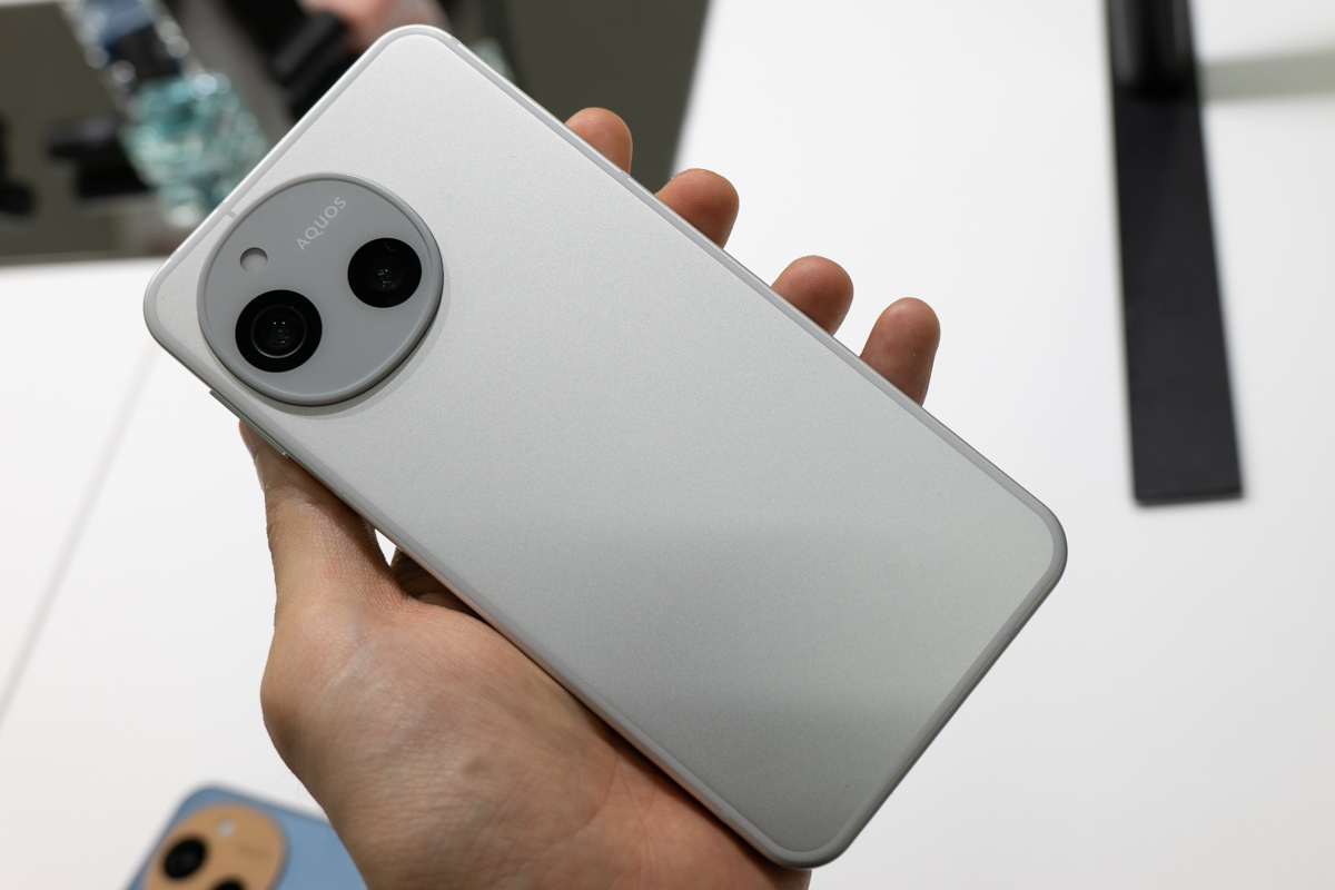 AQUOS sense10が楽天モバイルで予約開始。価格5万9900円、MNPで