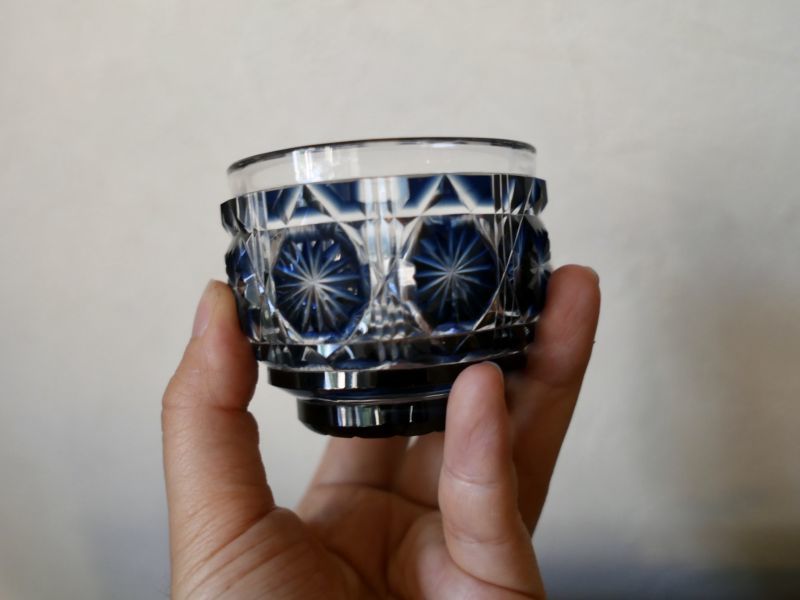 島津 薩摩切子 色被せガラス 切子お猪口【藍】 – smileantiques