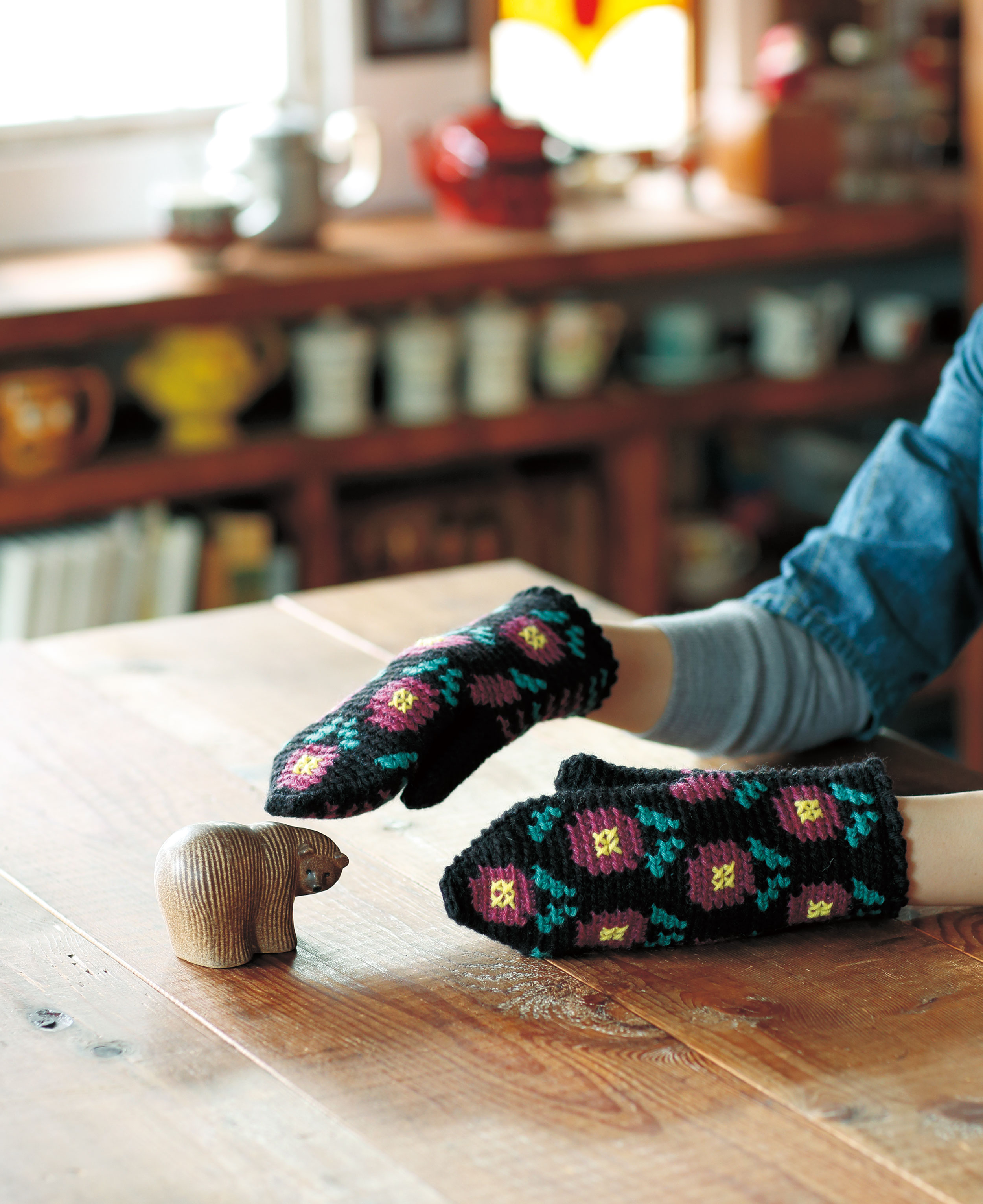 8月29日発売『完全保存リクエスト版 かぎ針で編む ミトン大全集