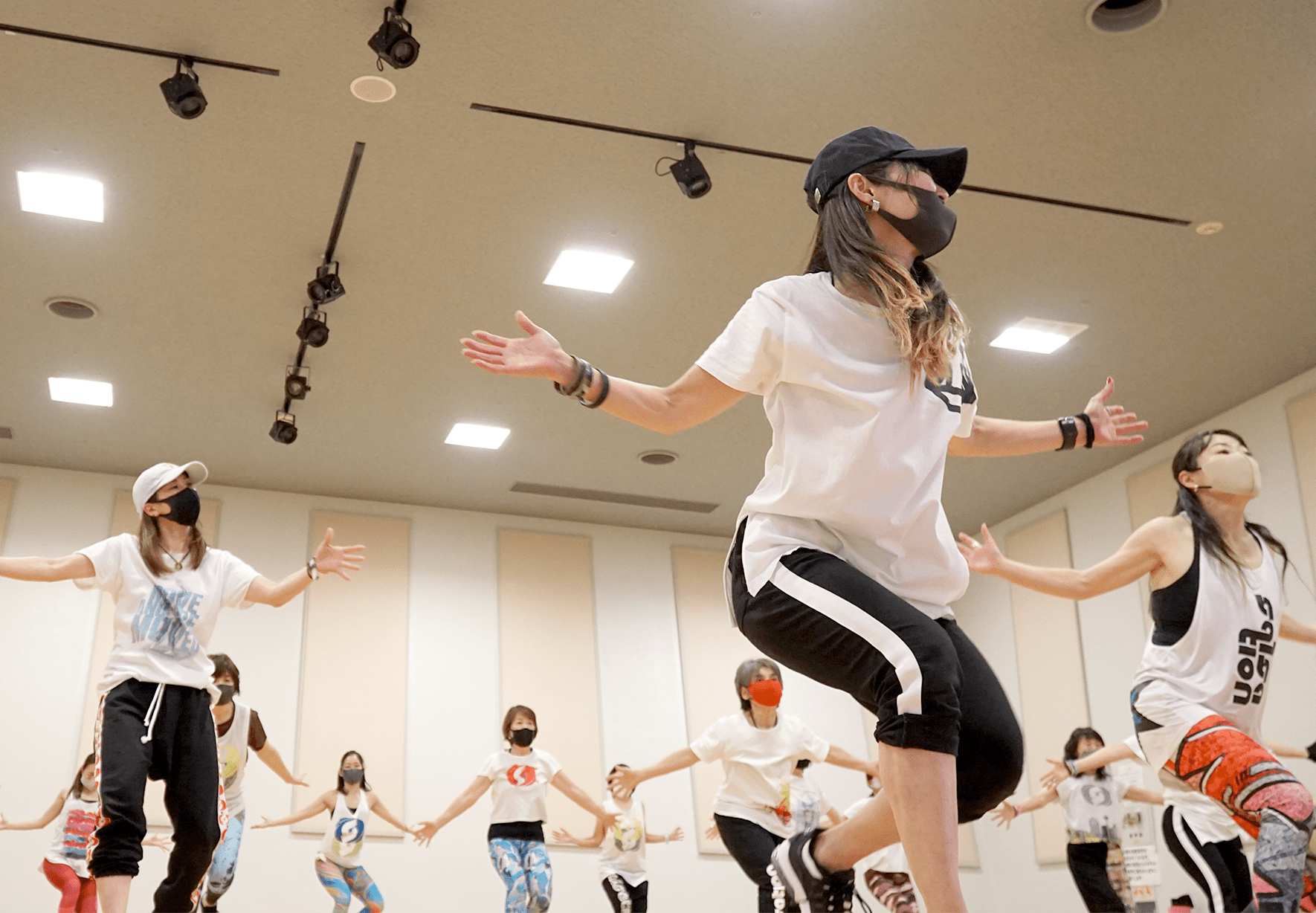 サルセーション【ダンスエクササイズ】 SUAY YOGA-studio