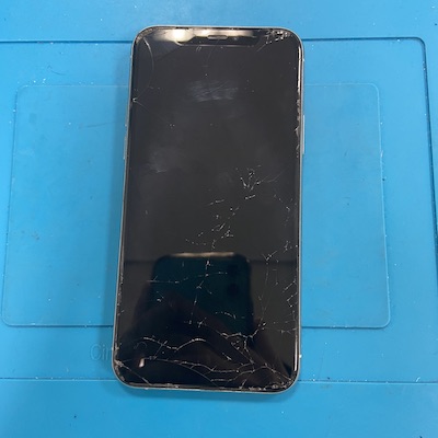 iPhone11Proの画面割れでお客様ご来店！【画面修理】 | iPhone修理