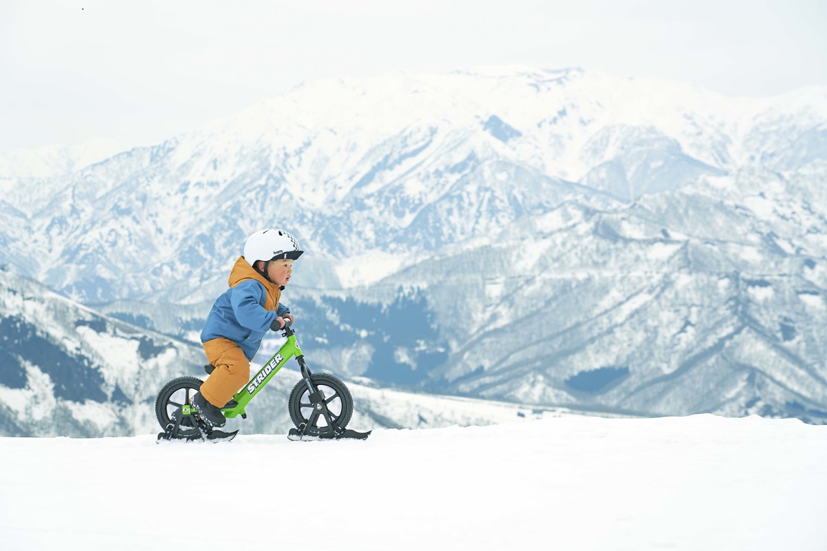 アタッチメントひとつで雪上を大冒険！大注目のスノーストライダーの