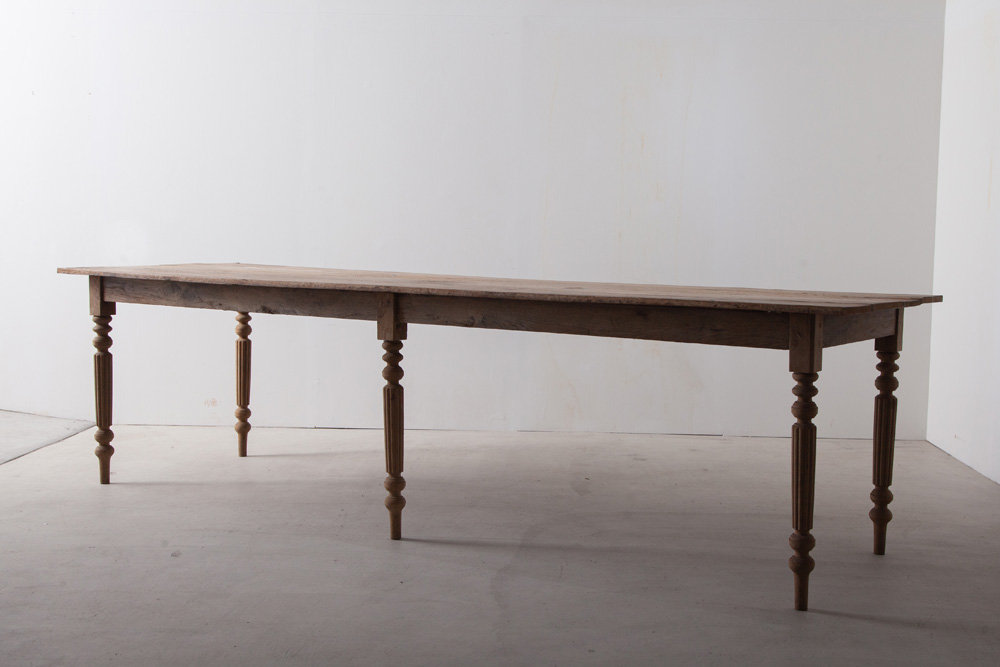 stoop | Oak Long Table with Decorative 6 Legs