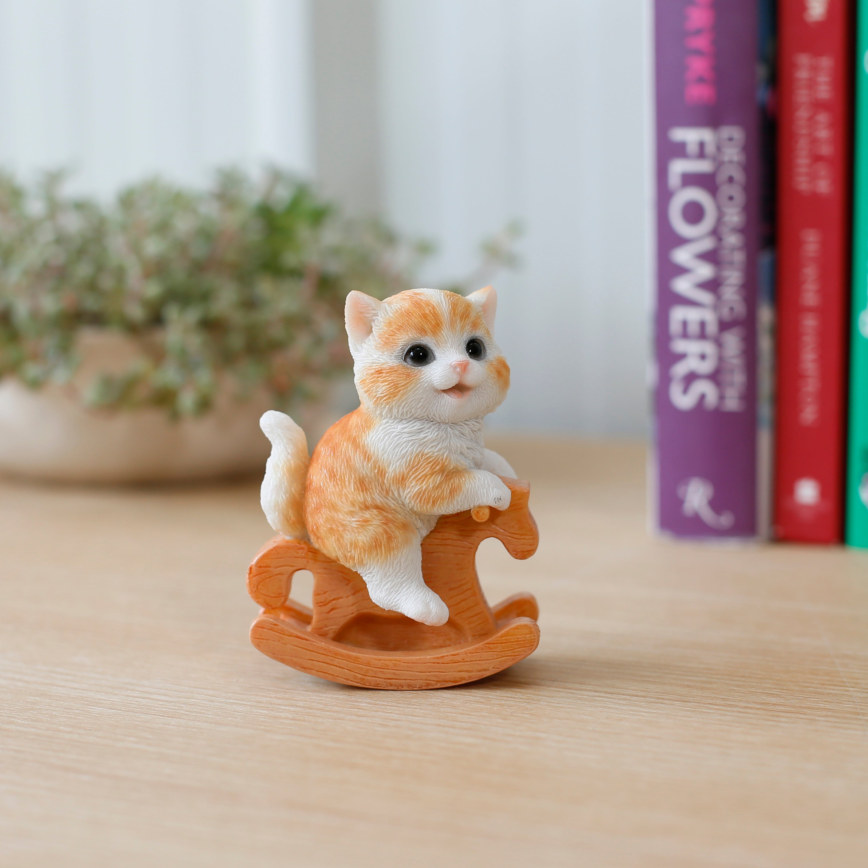 木馬に乗る茶トラ白猫｜WooBia公式オンラインショップ – WooBia