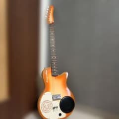 週末値下】EKION 内蔵スピーカー付きエレキギター（エレアコ