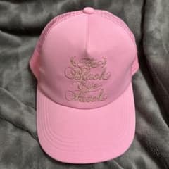 black eye patch ブラックアイパッチ ピンクメッシュキャップ - メルカリ