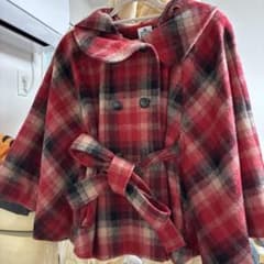 レッドチェック柄フード付きポンチョコート - メルカリ