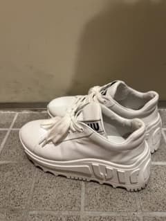 miumiu ミュウミュウ 厚底 スニーカー ホワイト - メルカリ