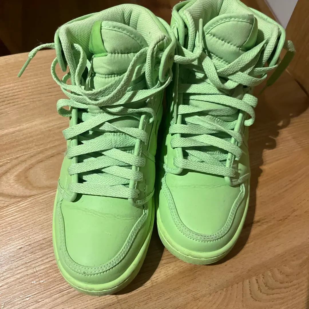 2026年最新】billie eilish jordanの人気アイテム - メルカリ