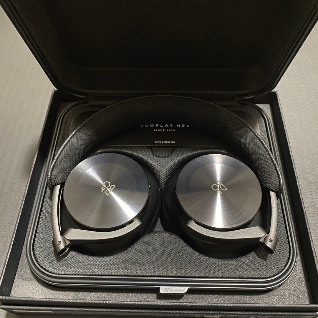 BANG & OLUFSEN H95 BLACK 専用ハードケース未使用 - メルカリ