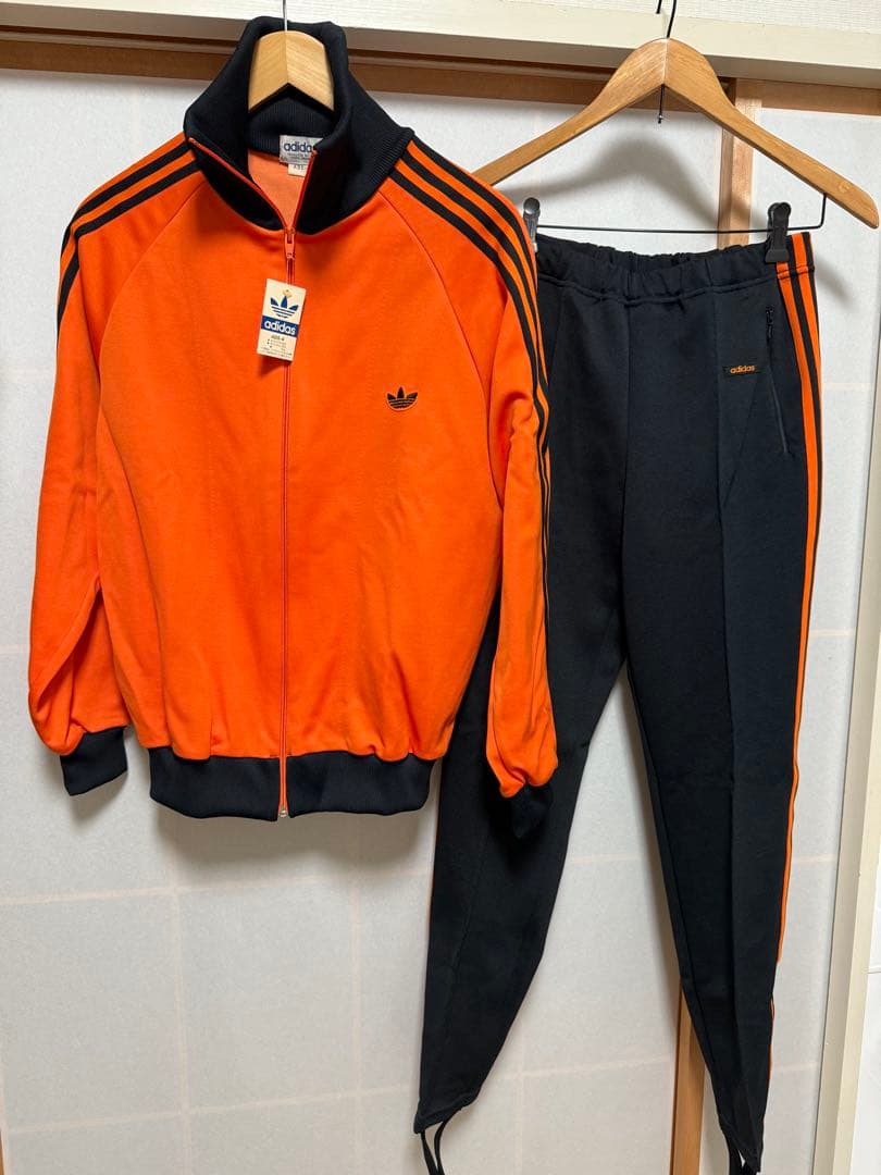新品】 アディダス セットアップ ブラック 上下 ジャージ 5 オレンジ