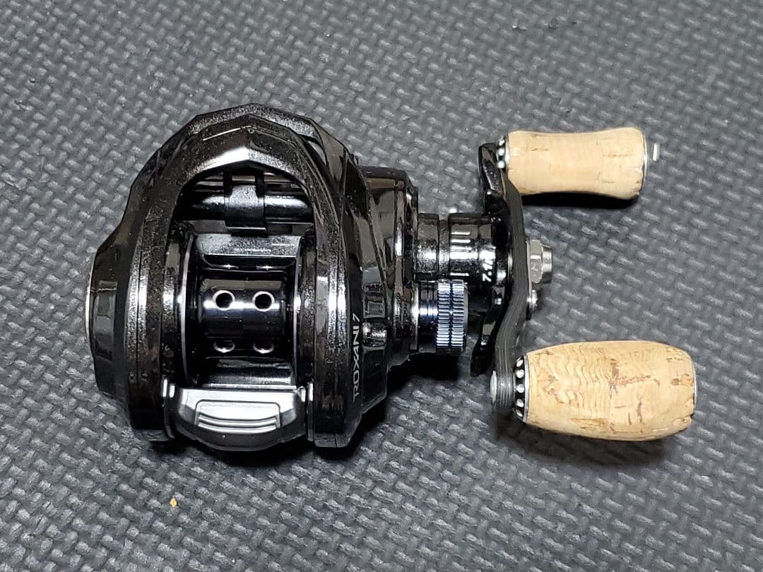 アブ・ガルシア ロキサーニ7 コルクハンドルノブ DFLノブ付き！ - メルカリ