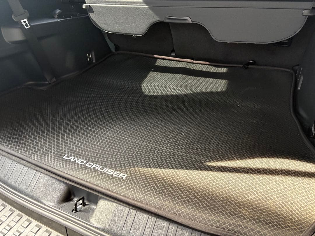 TOYOTA純正】ランドクルーザー250、ラゲージソフトトレイ - メルカリ