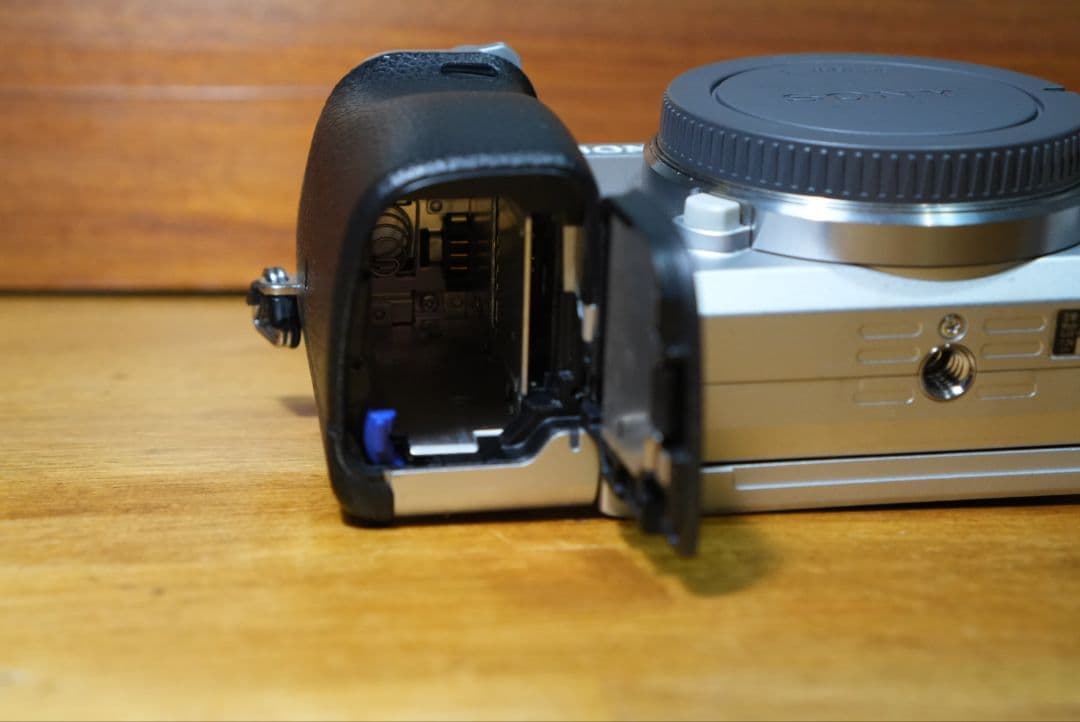 Mabu様専用 SONY ILCE-6400(S) 純正チャージャー、電池x2 - メルカリ