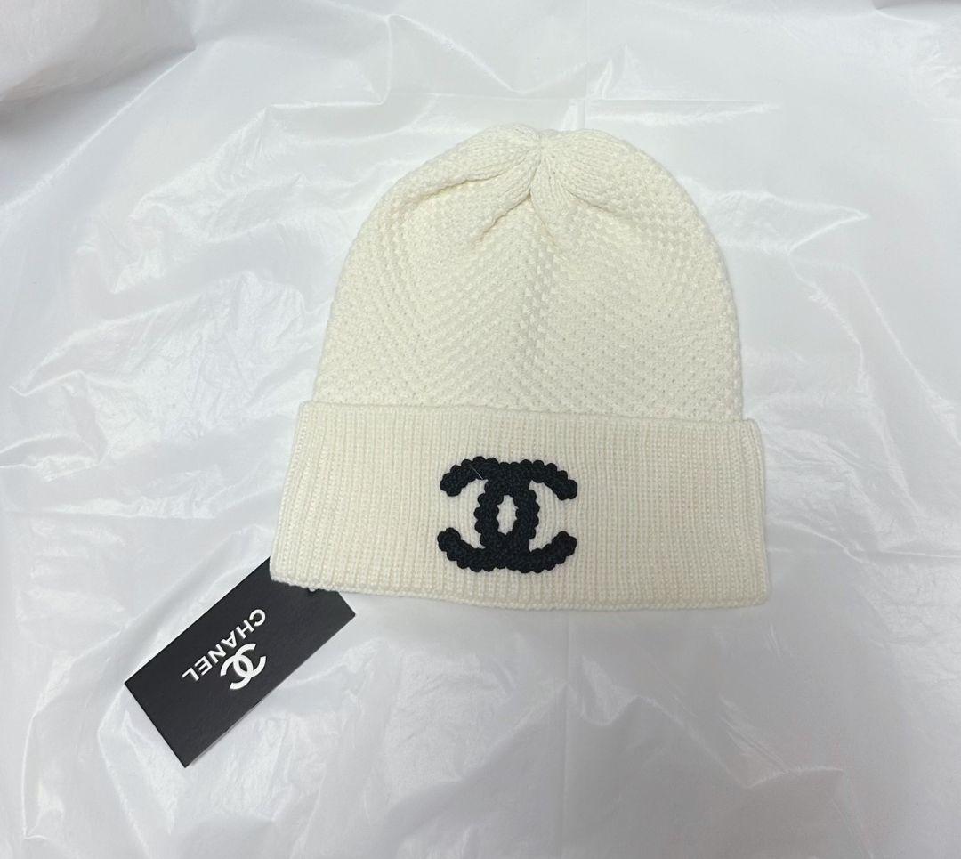 CHANEL ホワイトニット帽 ロゴ入りノベルティ新品 クラシック
