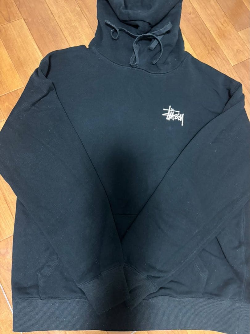 Stussy ブラックパーカー Mサイズ - メルカリ