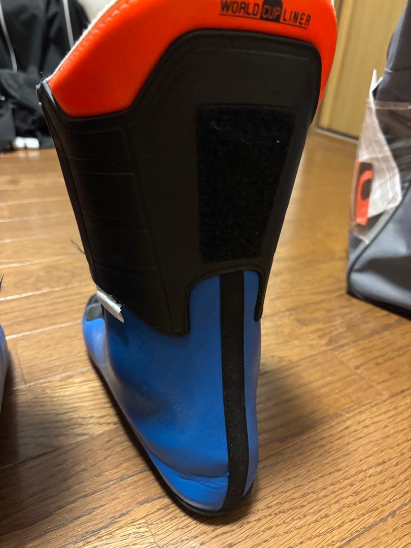 LANGE RS130 WIDE スキー ブーツ(大人 女性用) 24.5cm