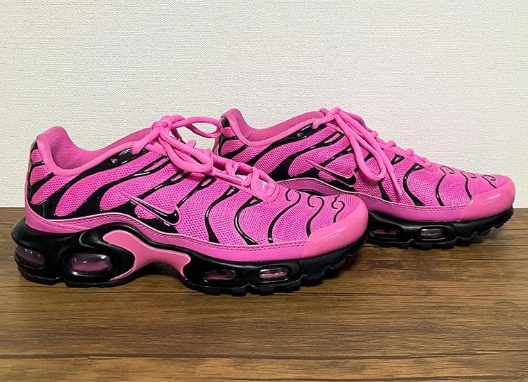 美品 ナイキ ウィメンズ エア マックス プラス SE ピンク 24.5m