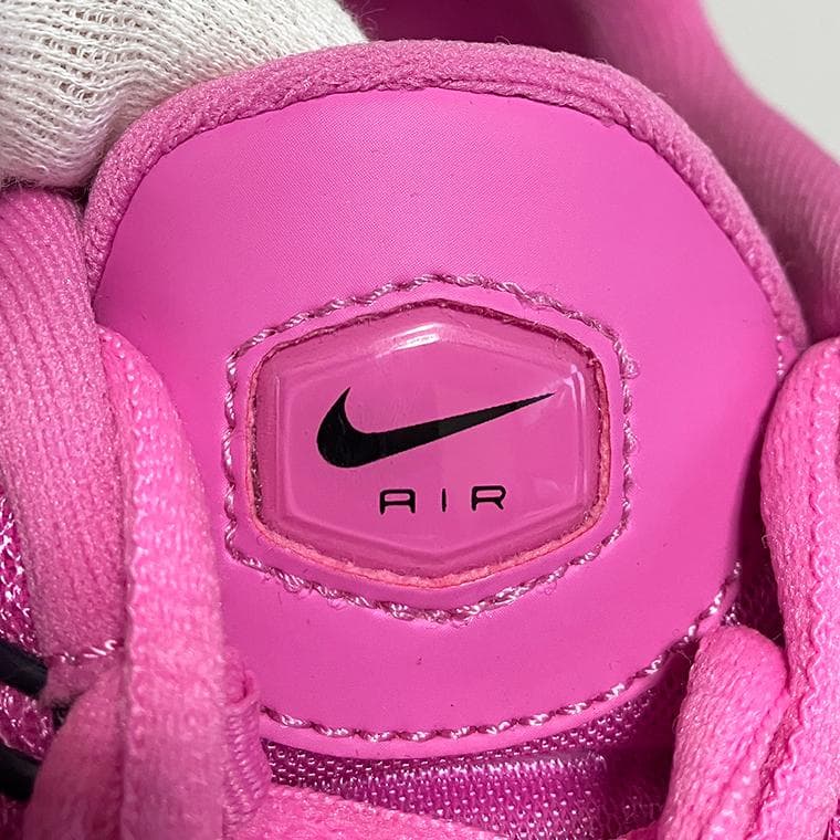 美品 ナイキ ウィメンズ エア マックス プラス SE ピンク 24.5m