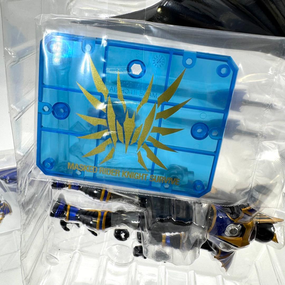 ✨未使用✨ S.H.Figuarts 仮面ライダーナイトサバイブ&ダークレイダー