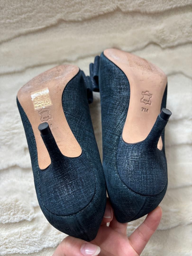 極美品⭐️Tory Burch ダークブルー リボン付きハイヒール - メルカリ