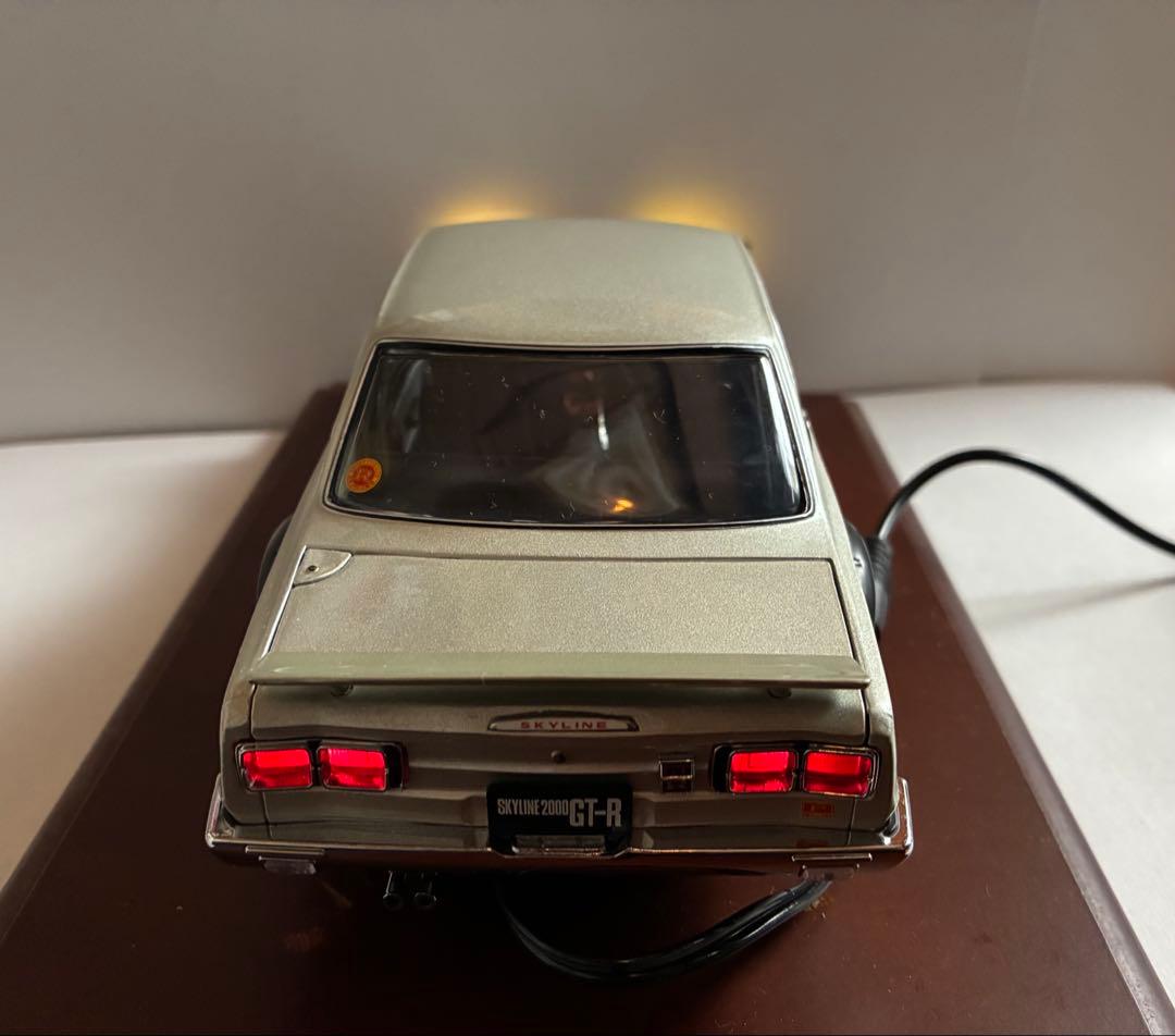 現状品　京商　1/18 スカイライン 2000GT-R KPGC10 ライト点灯