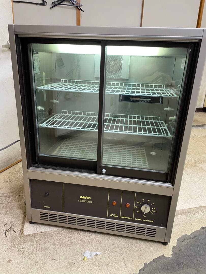 r*r様 薬用冷蔵ショーケースMPR110(GO) 薬用冷蔵ショーケース - 製品情報 - フクシマガリレイ株式会社